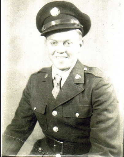 black and white photo of Pfc Franklin Davis, Jr.